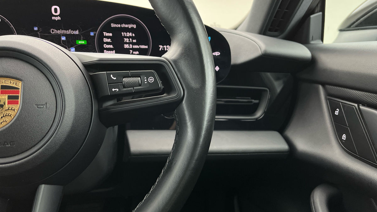 Porsche Taycan Image 14