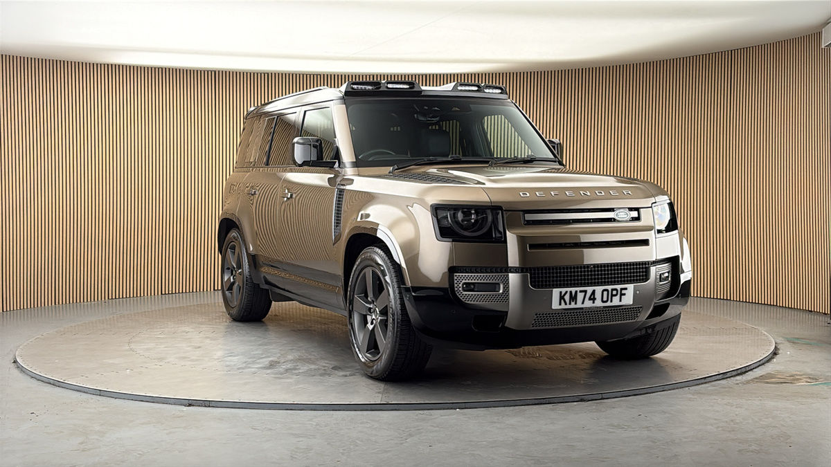More views of Land Rover Defender 110
