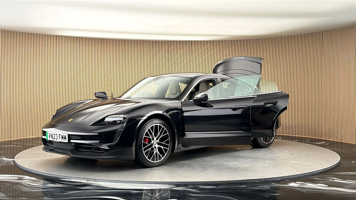 Porsche Taycan Image 22