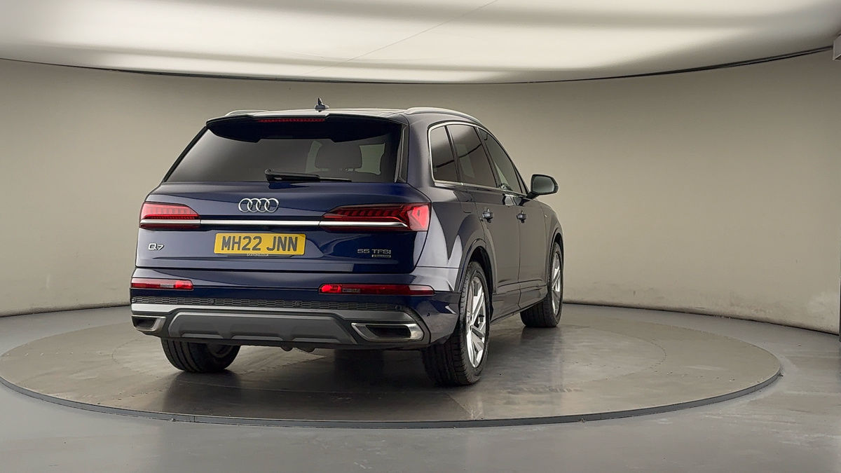 More views of Audi Q7