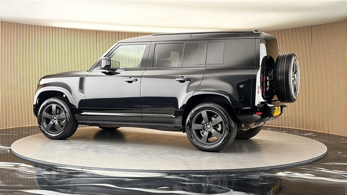 More views of Land Rover Defender 110