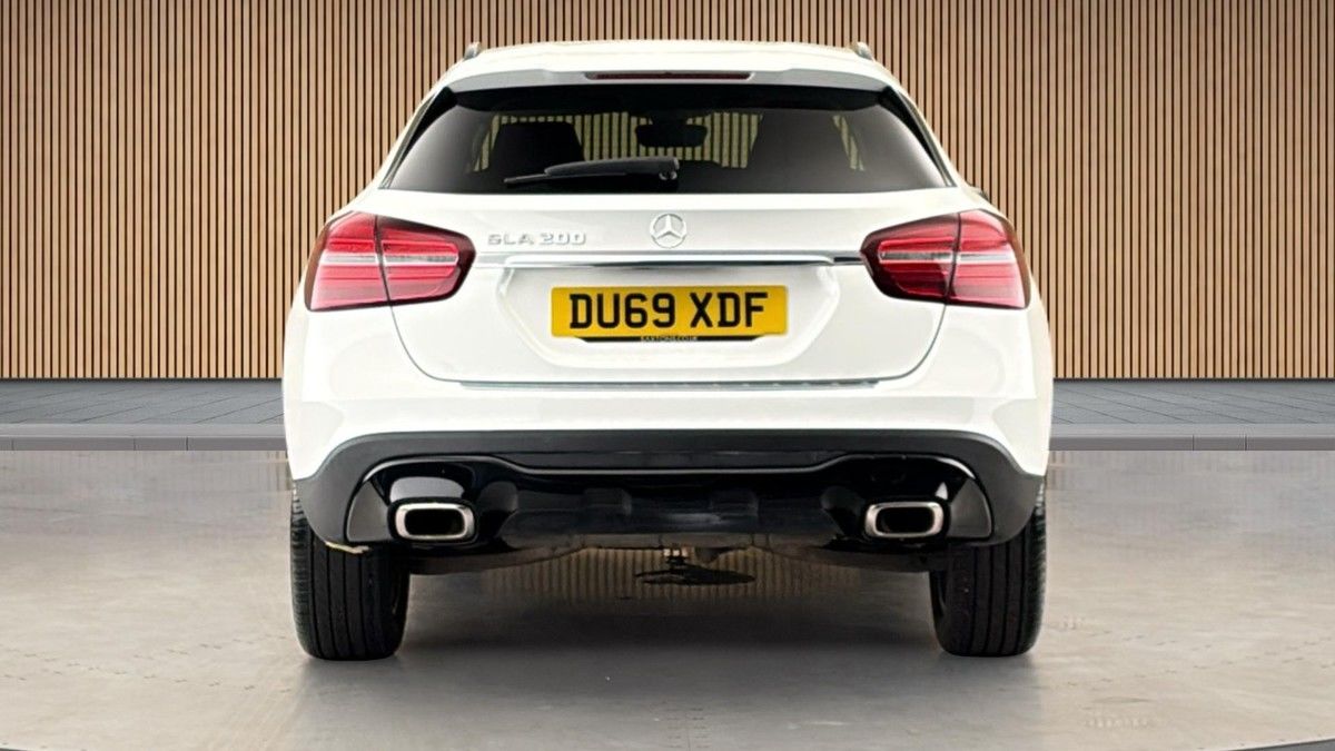Mercedes-Benz GLA Image 4