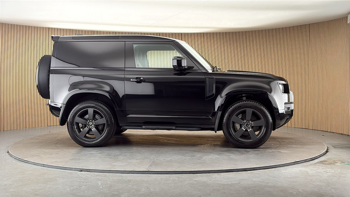More views of Land Rover Defender 90