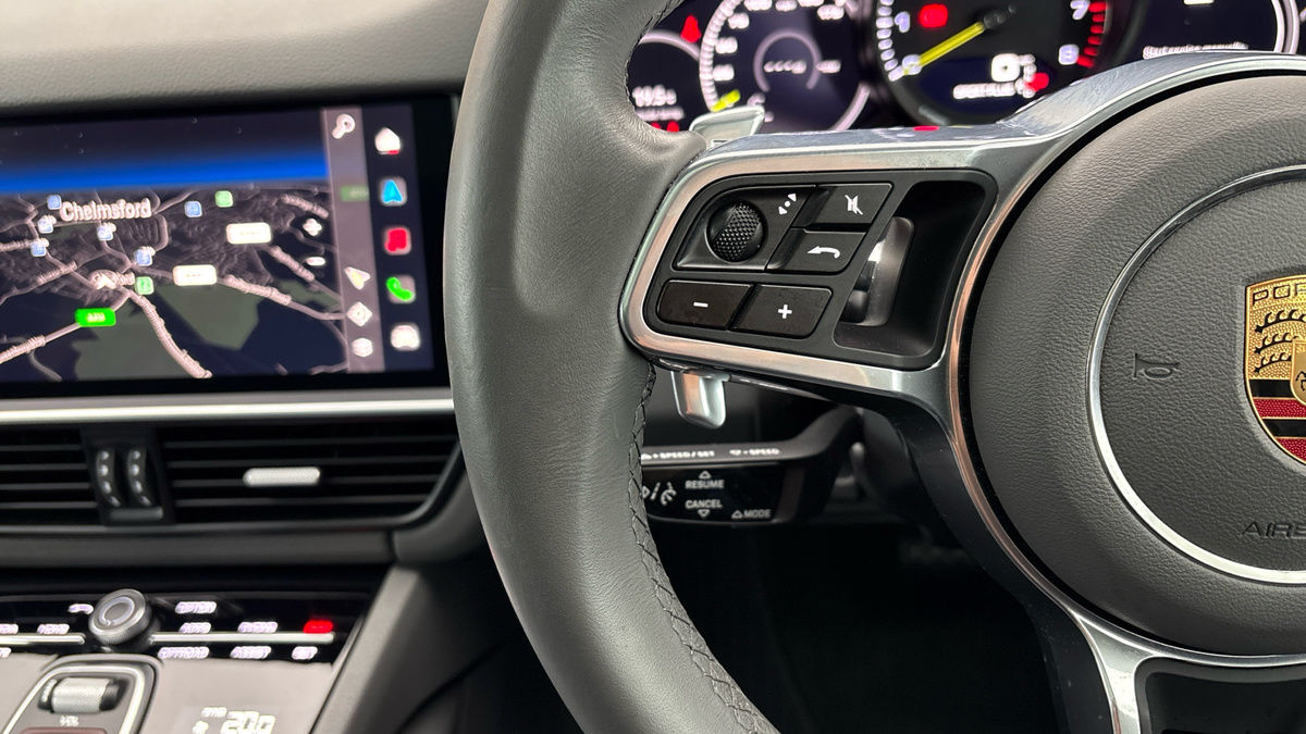 Porsche Cayenne Image 13