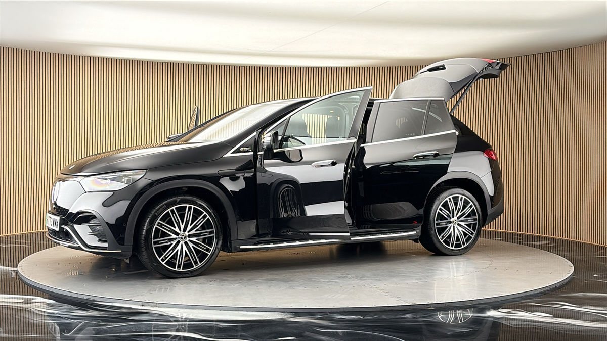 More views of Mercedes-Benz EQE