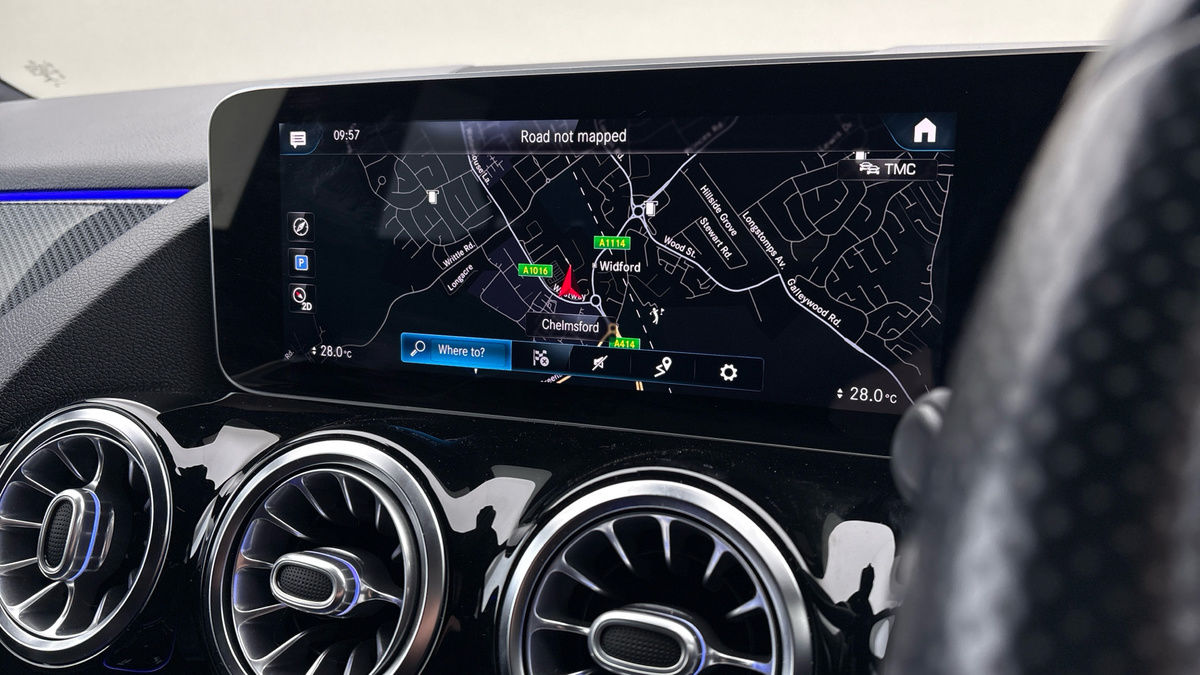 Mercedes-Benz GLA Image 17