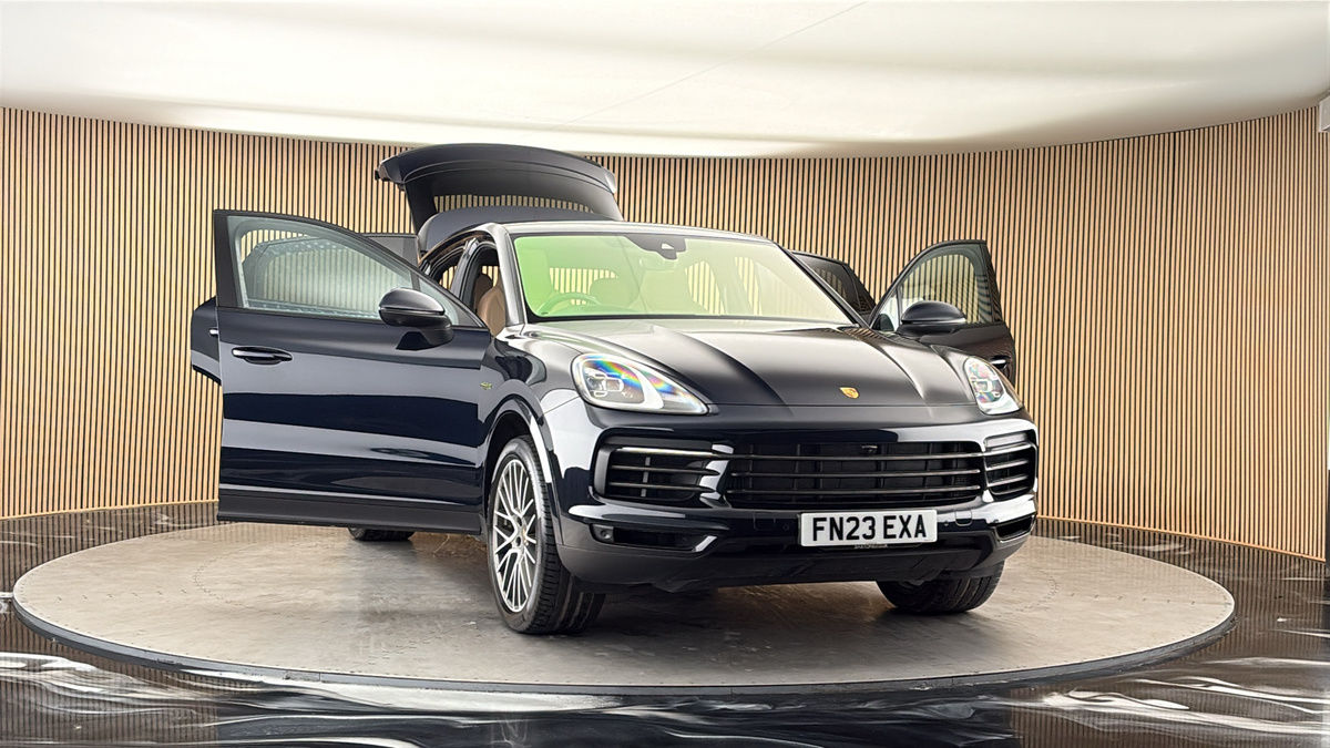 More views of Porsche Cayenne