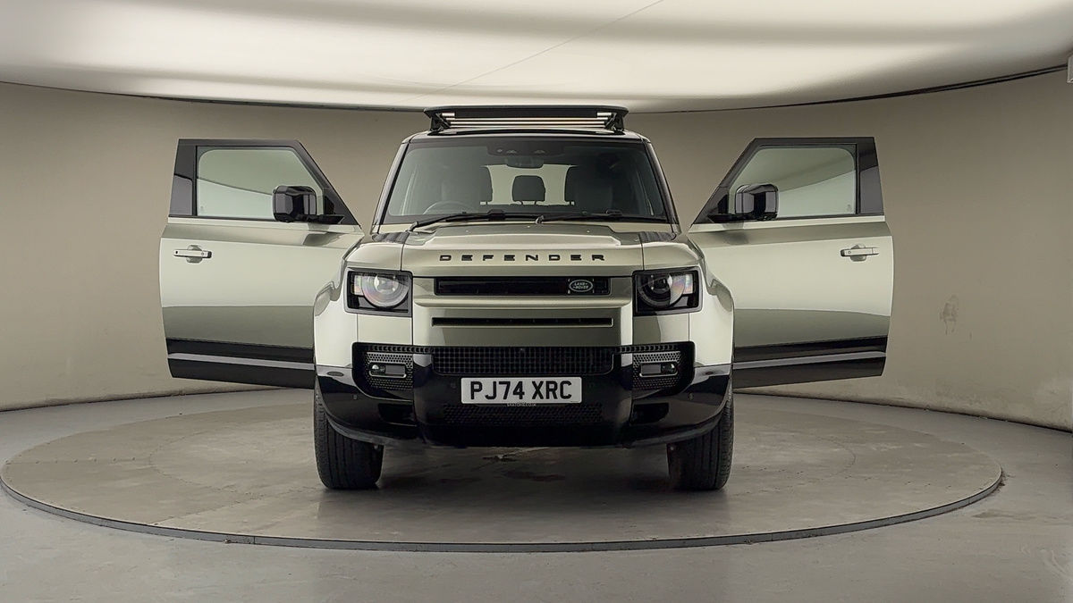 More views of Land Rover Defender 90