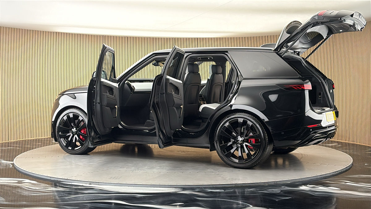 More views of Land Rover Range Rover Sport