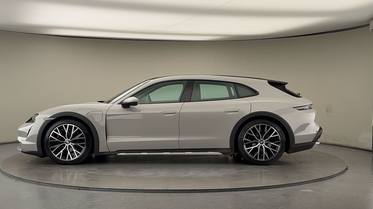 Porsche Taycan Image 15