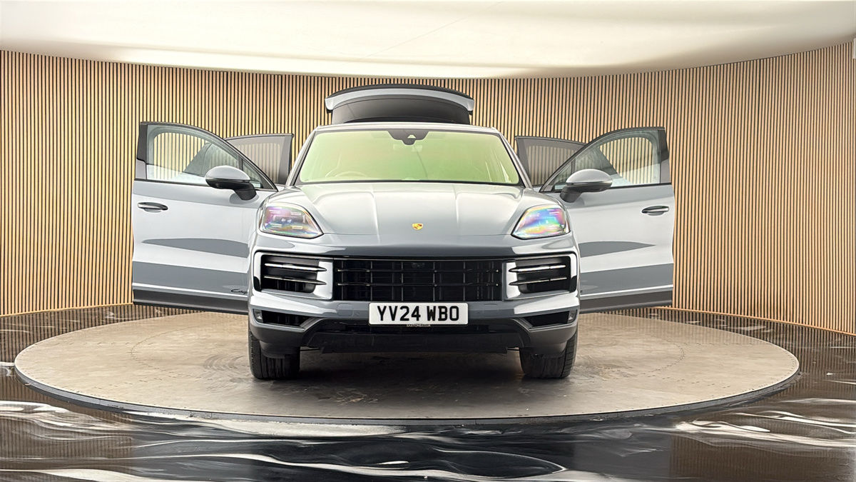 More views of Porsche Cayenne