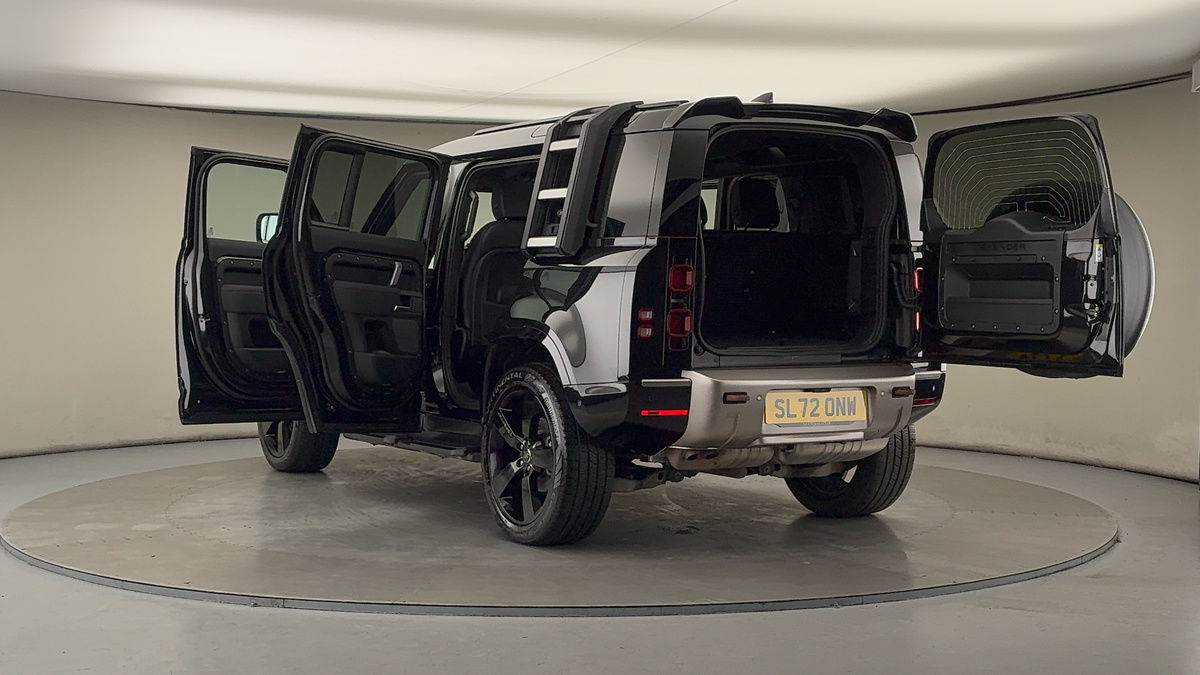 Land Rover Defender 110 Image 23