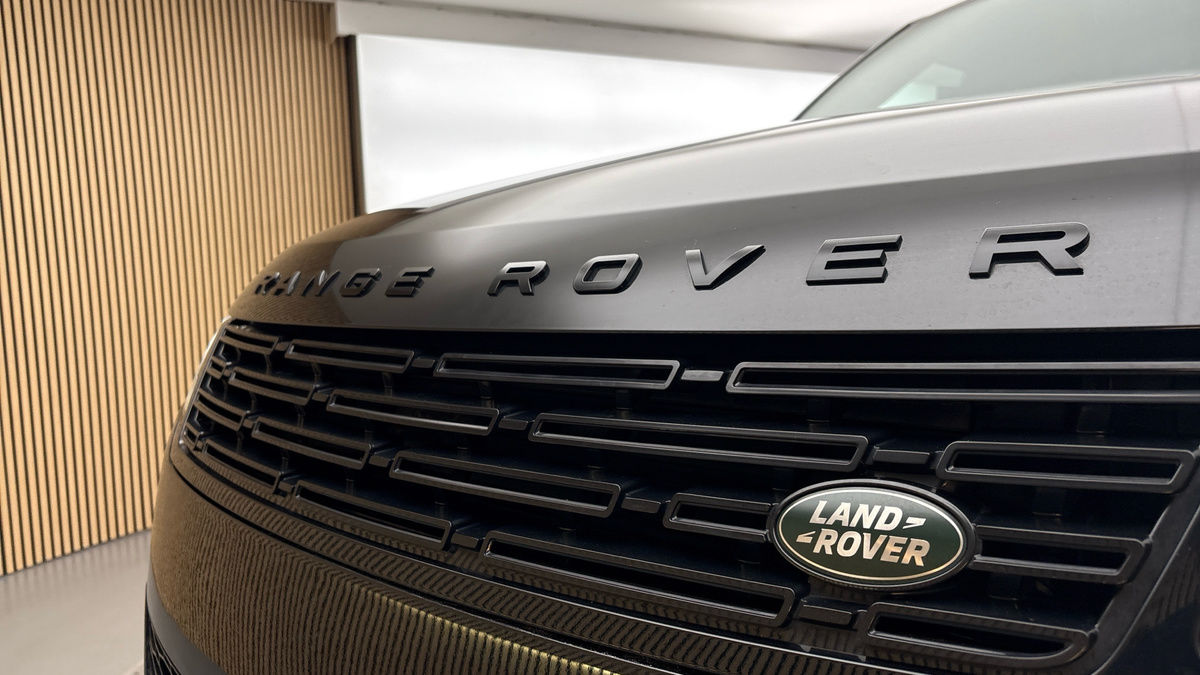 Land Rover Range Rover Sport Image 24
