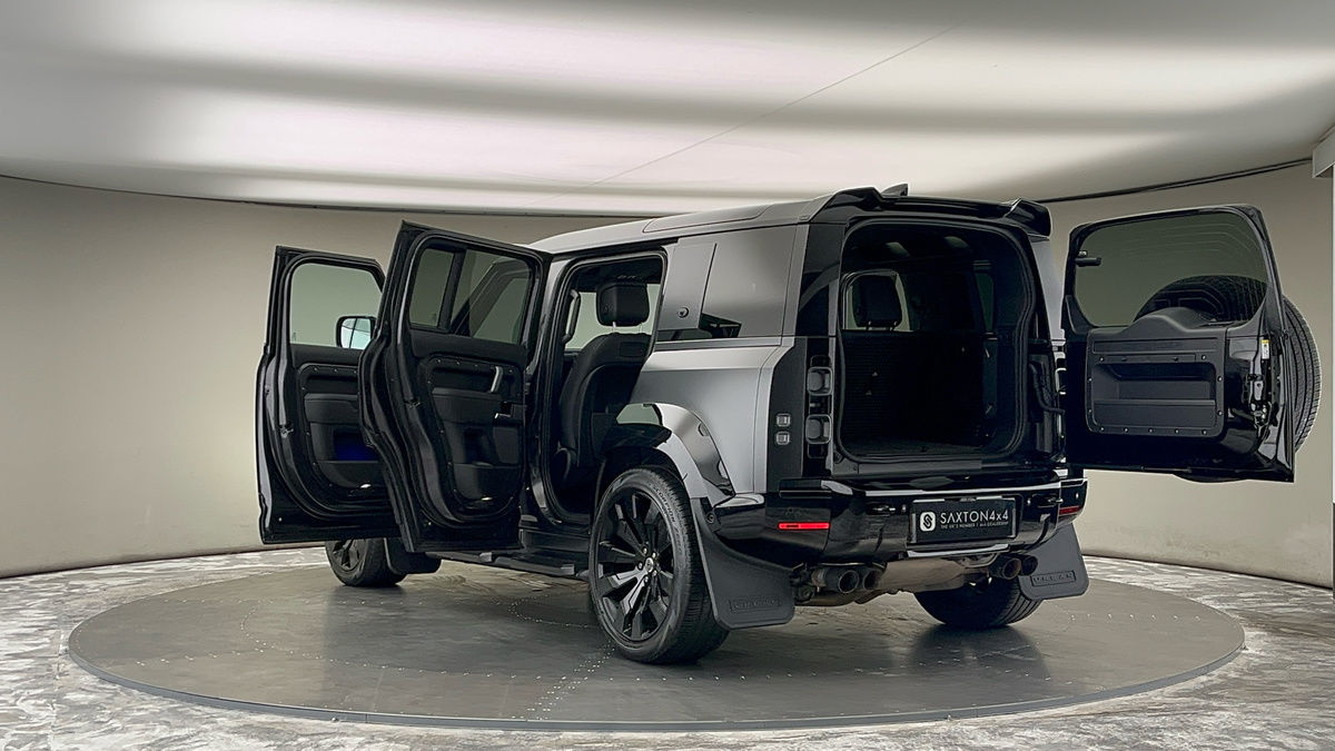 Land Rover Defender 110 Urban Image 45