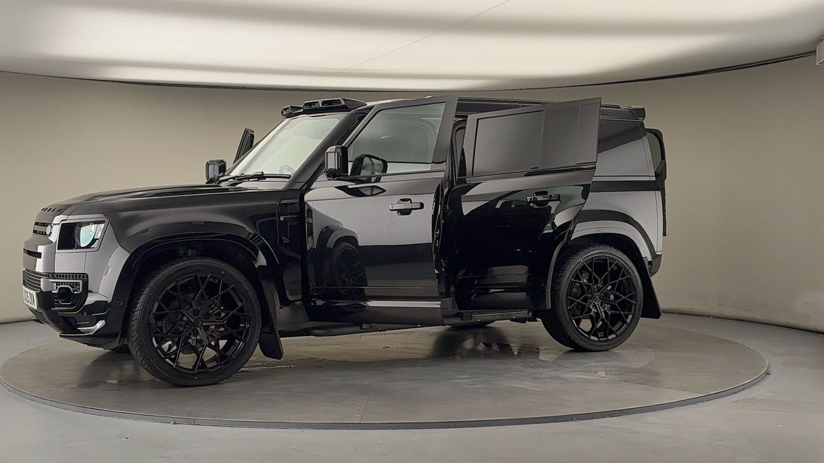 More views of Land Rover Defender 110