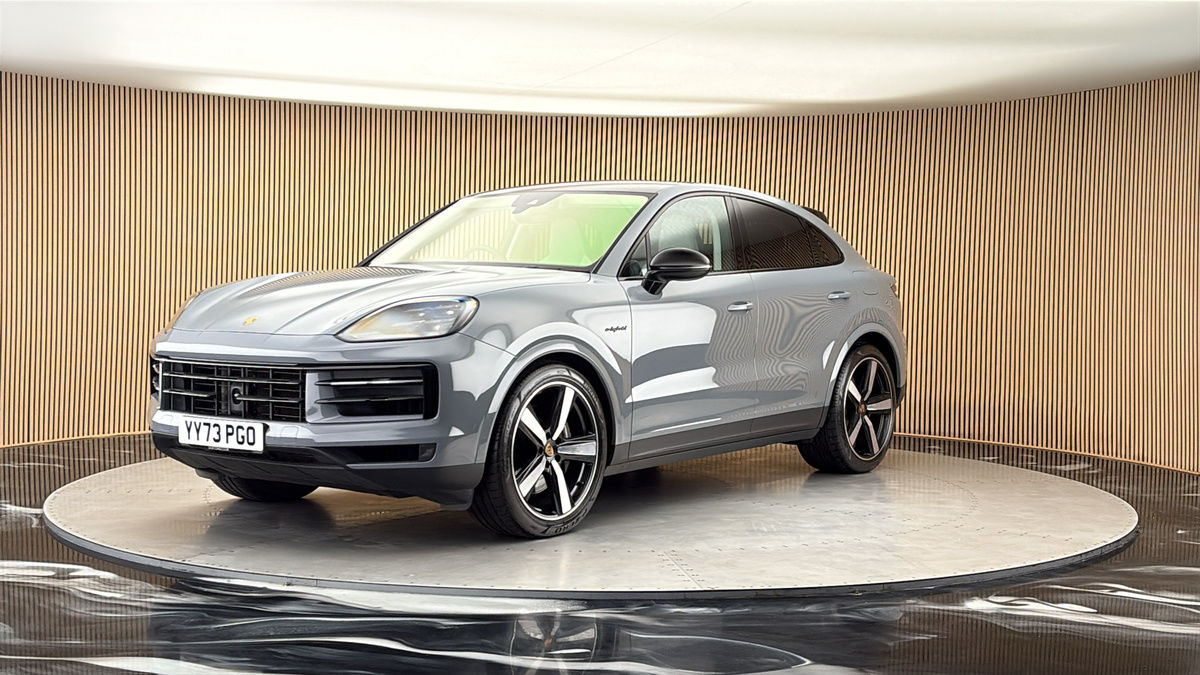 More views of Porsche Cayenne