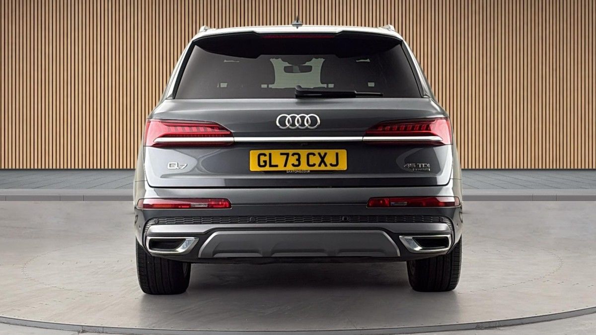 Audi Q7 Image 4