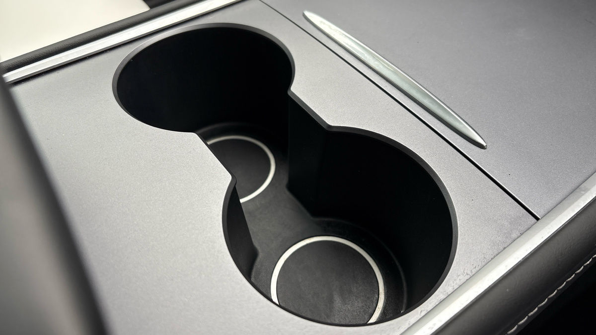 Tesla Model Y Image 25