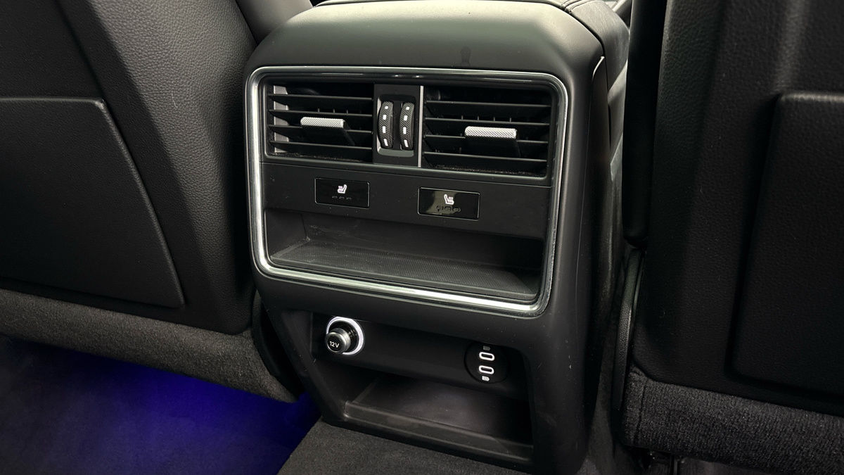 Porsche Cayenne Image 36