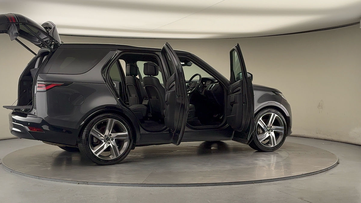 More views of Land Rover Discovery