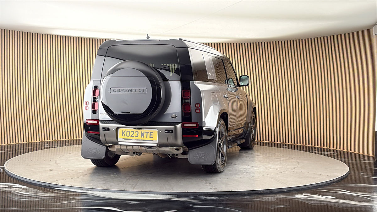 More views of Land Rover Defender 110