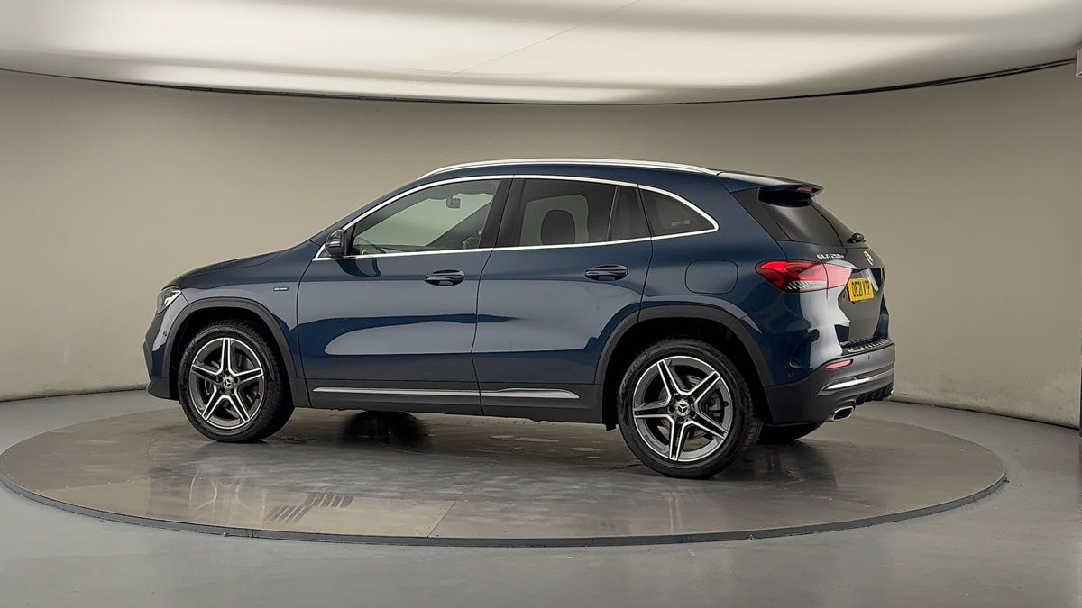 More views of Mercedes-Benz GLA