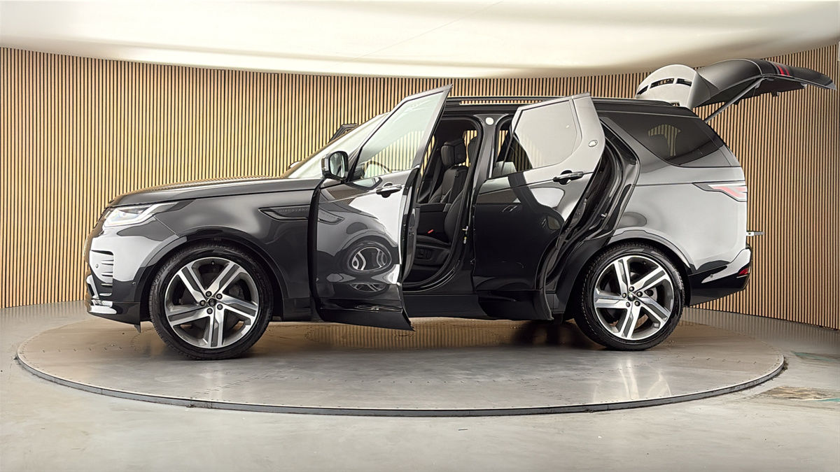 More views of Land Rover Discovery