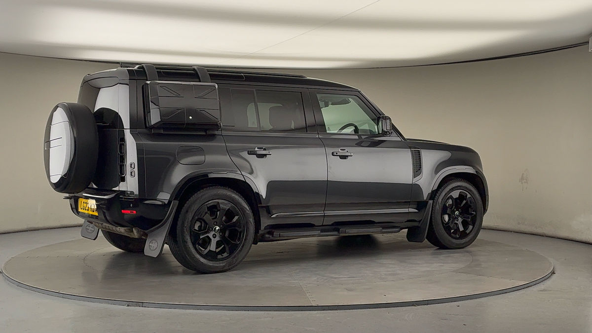 More views of Land Rover Defender 110