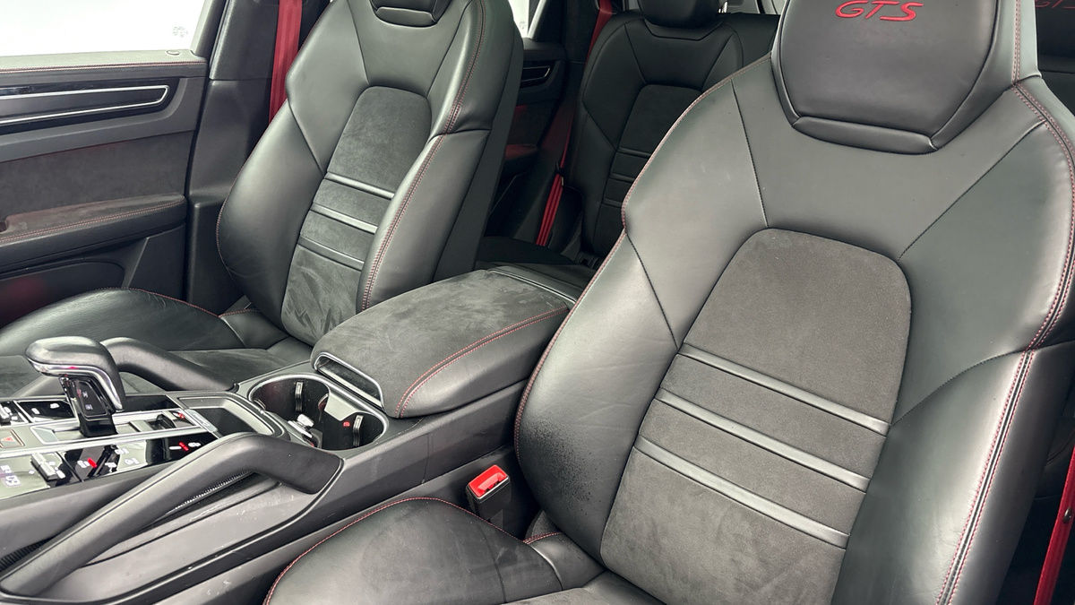 Porsche Cayenne Image 7