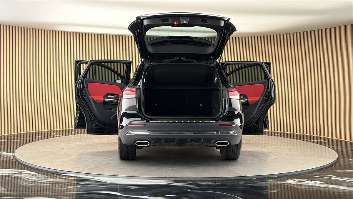 More views of Mercedes-Benz GLA