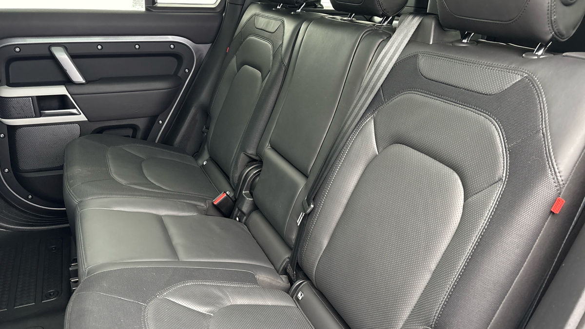 Land Rover Defender 110 Urban Image 8