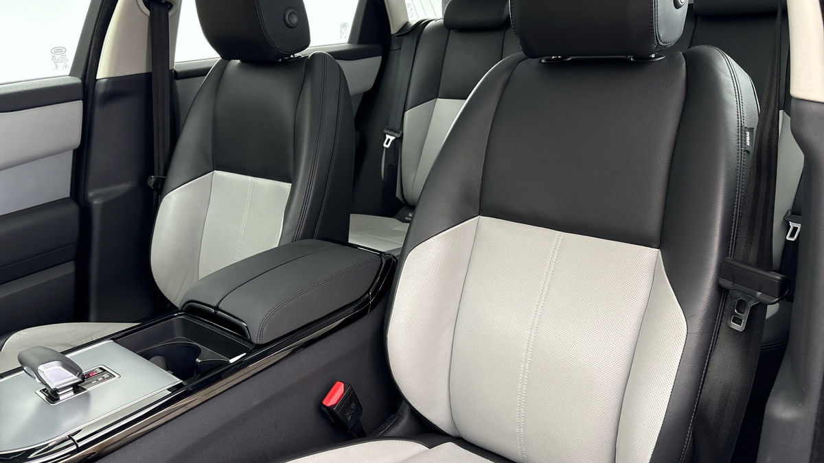 Land Rover Range Rover Velar Image 7