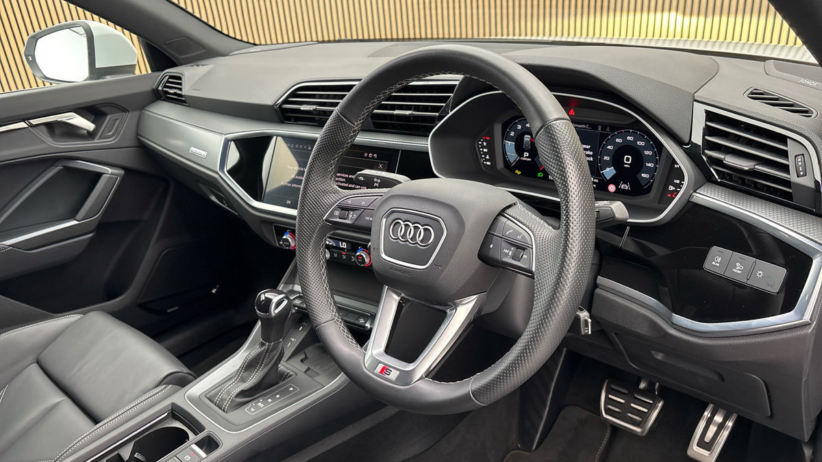 Audi Q3 Image 5