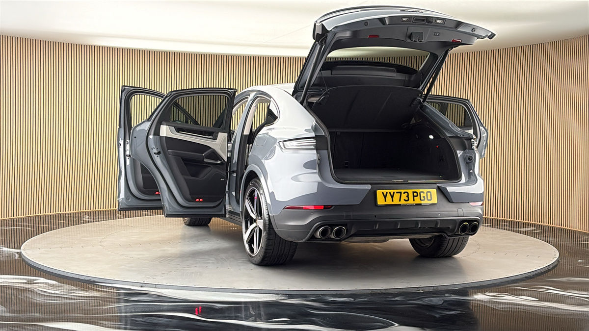 More views of Porsche Cayenne