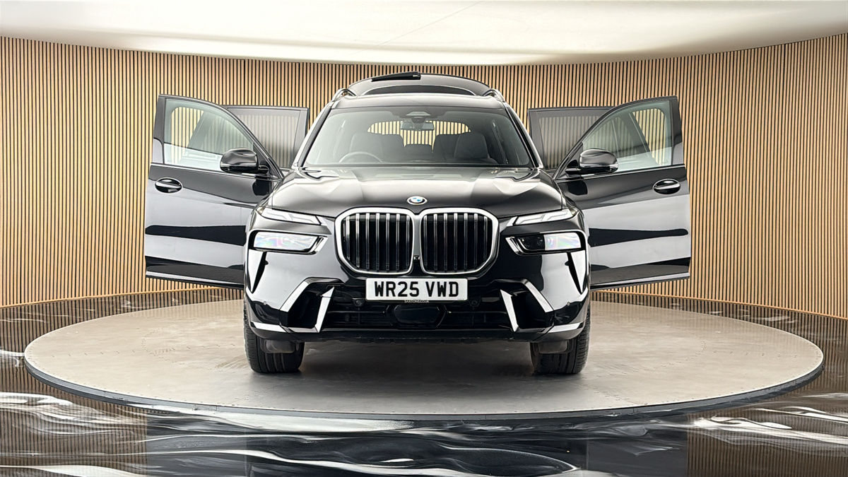 More views of BMW X7