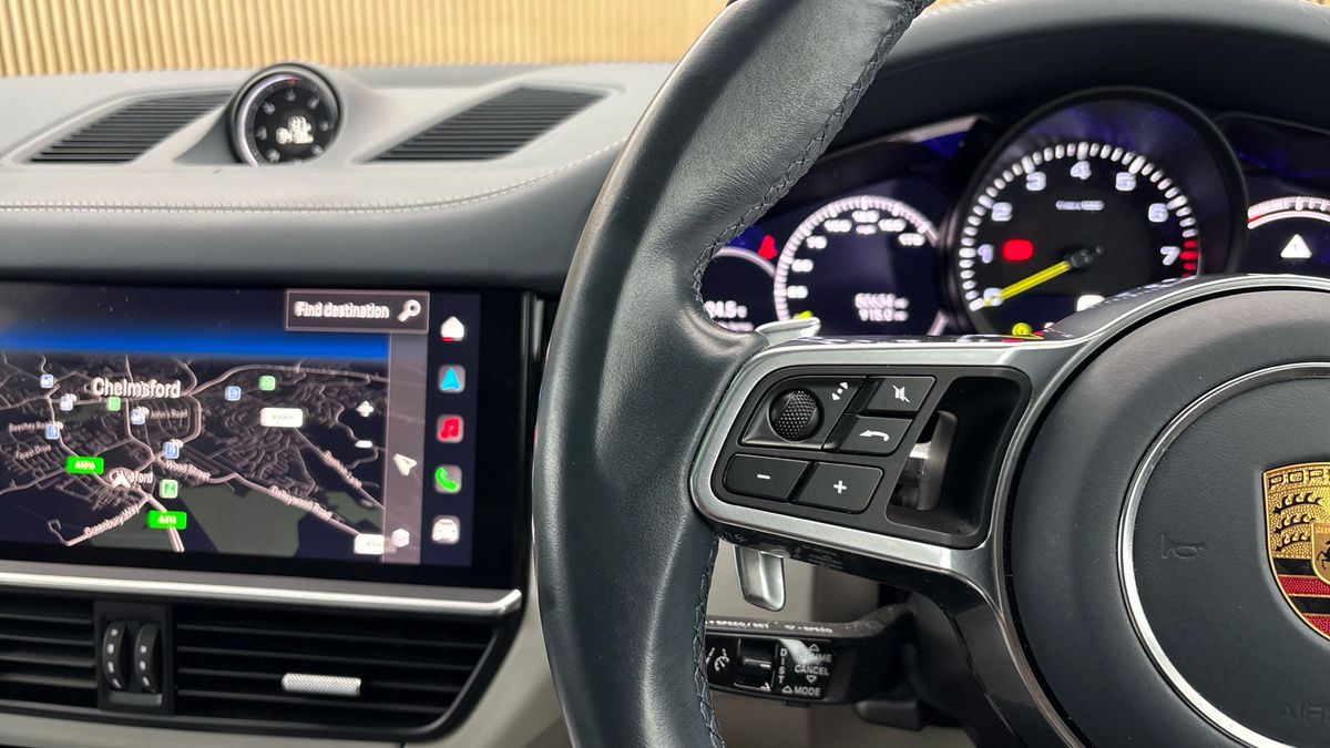 Porsche Cayenne Image 13