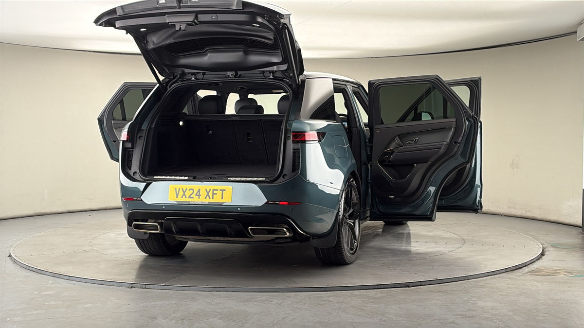 More views of Land Rover Range Rover Sport