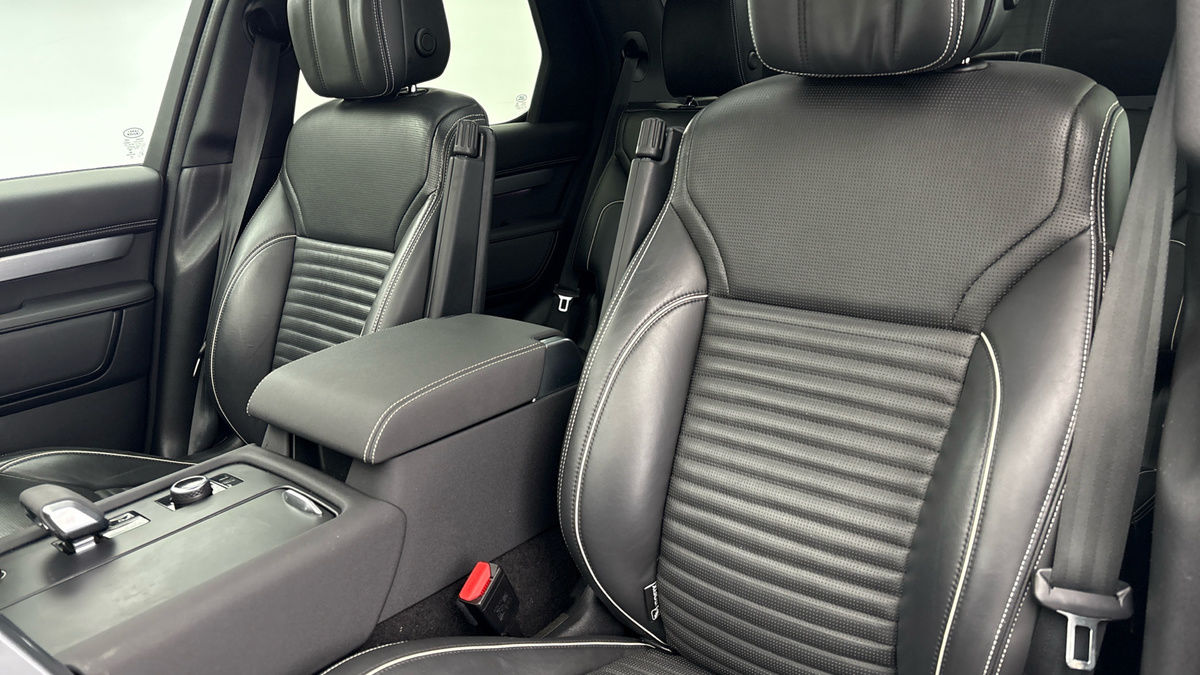 Land Rover Discovery Image 7