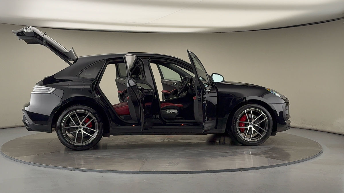 More views of Porsche Macan