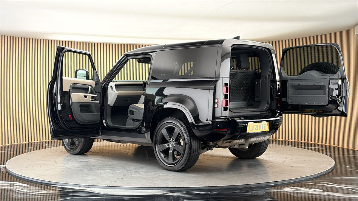 More views of Land Rover Defender 90