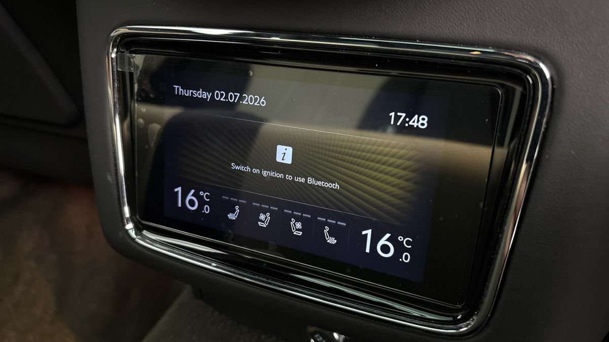 Bentley Bentayga Image 28
