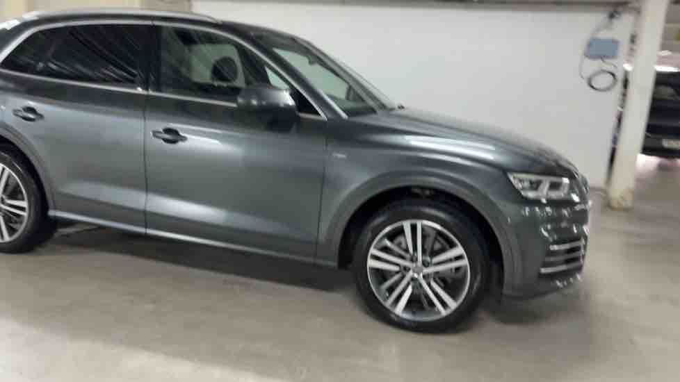 More views of Audi Q5