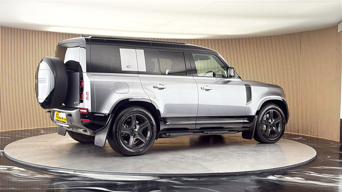 More views of Land Rover Defender 110