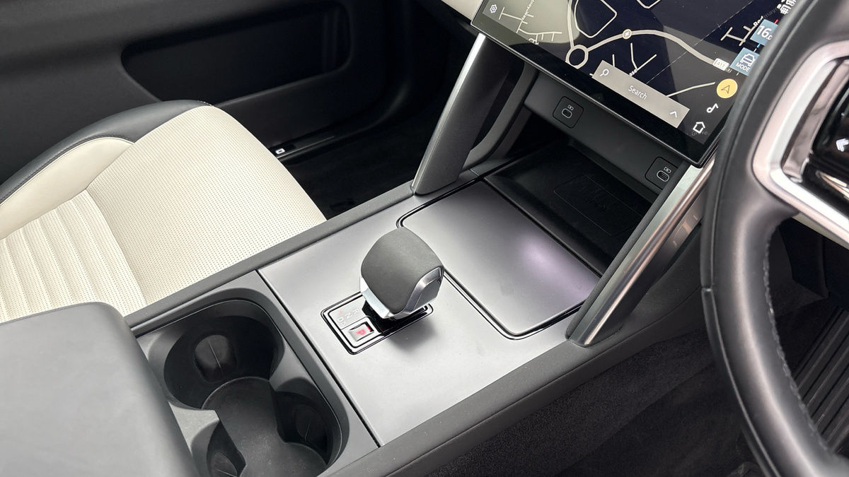 Land Rover Discovery Sport Image 18