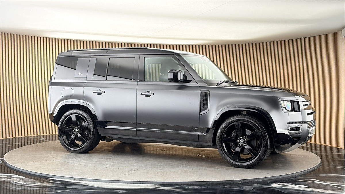 More views of Land Rover Defender 110