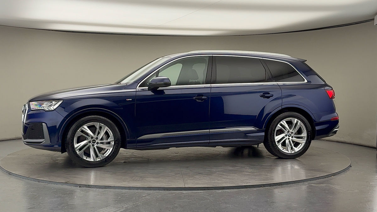 More views of Audi Q7