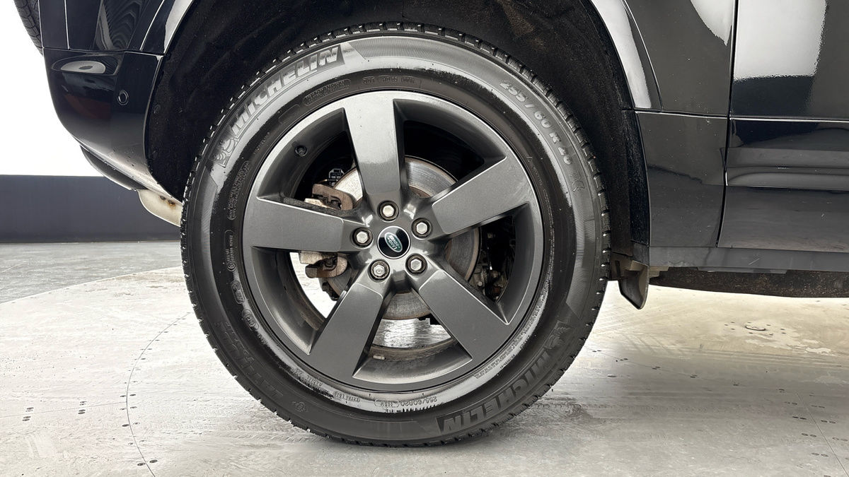 Land Rover Defender 90 Image 10