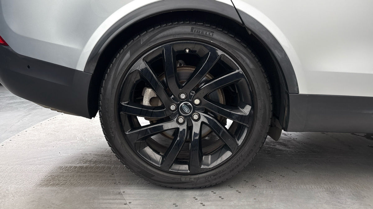 Land Rover Discovery Image 10