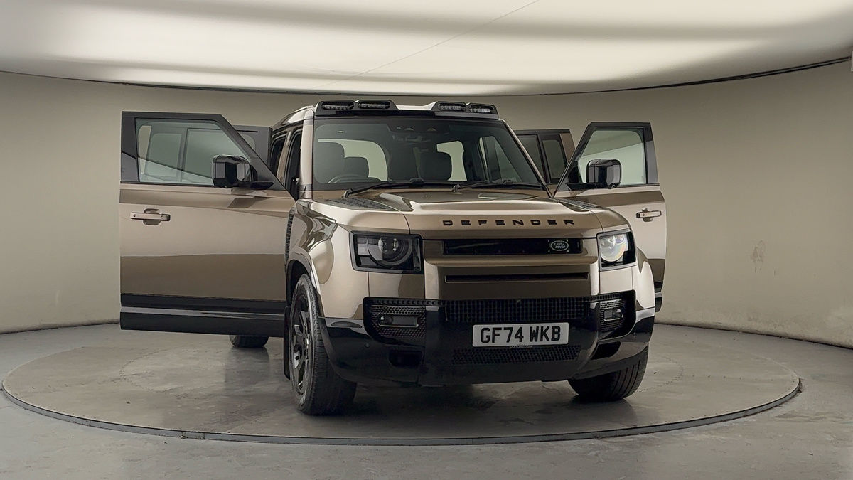 More views of Land Rover Defender 110