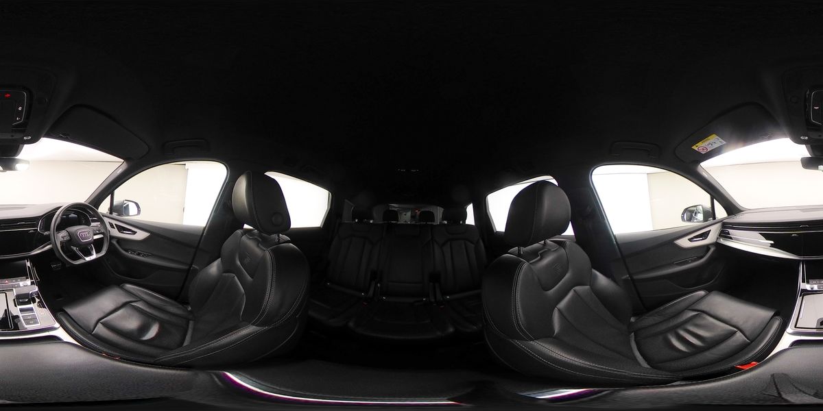 More views of Audi Q7